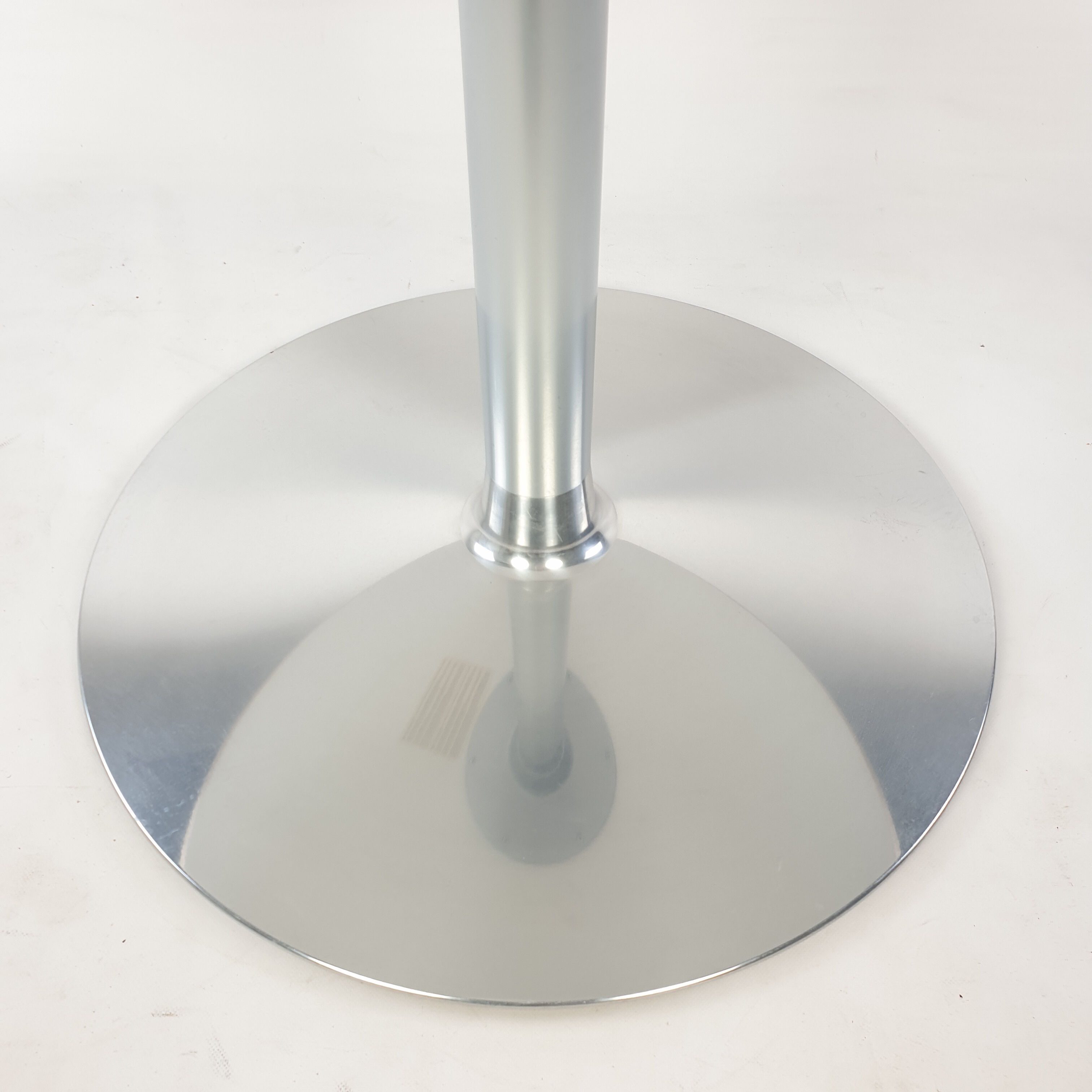 Round dining table by Pierre Paulin for Artifort, 1980
