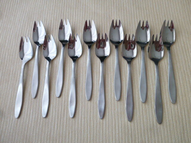 Box of 12 stainless steel oyster forks Létang and Rémy