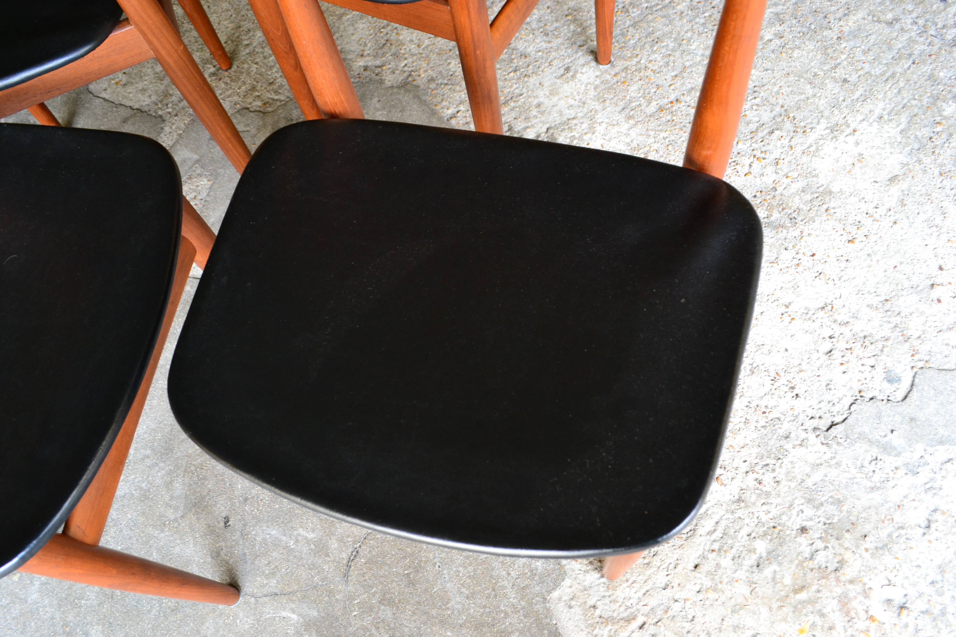 Set of 4 chairs by Hans Olsen for Frem Rojle.