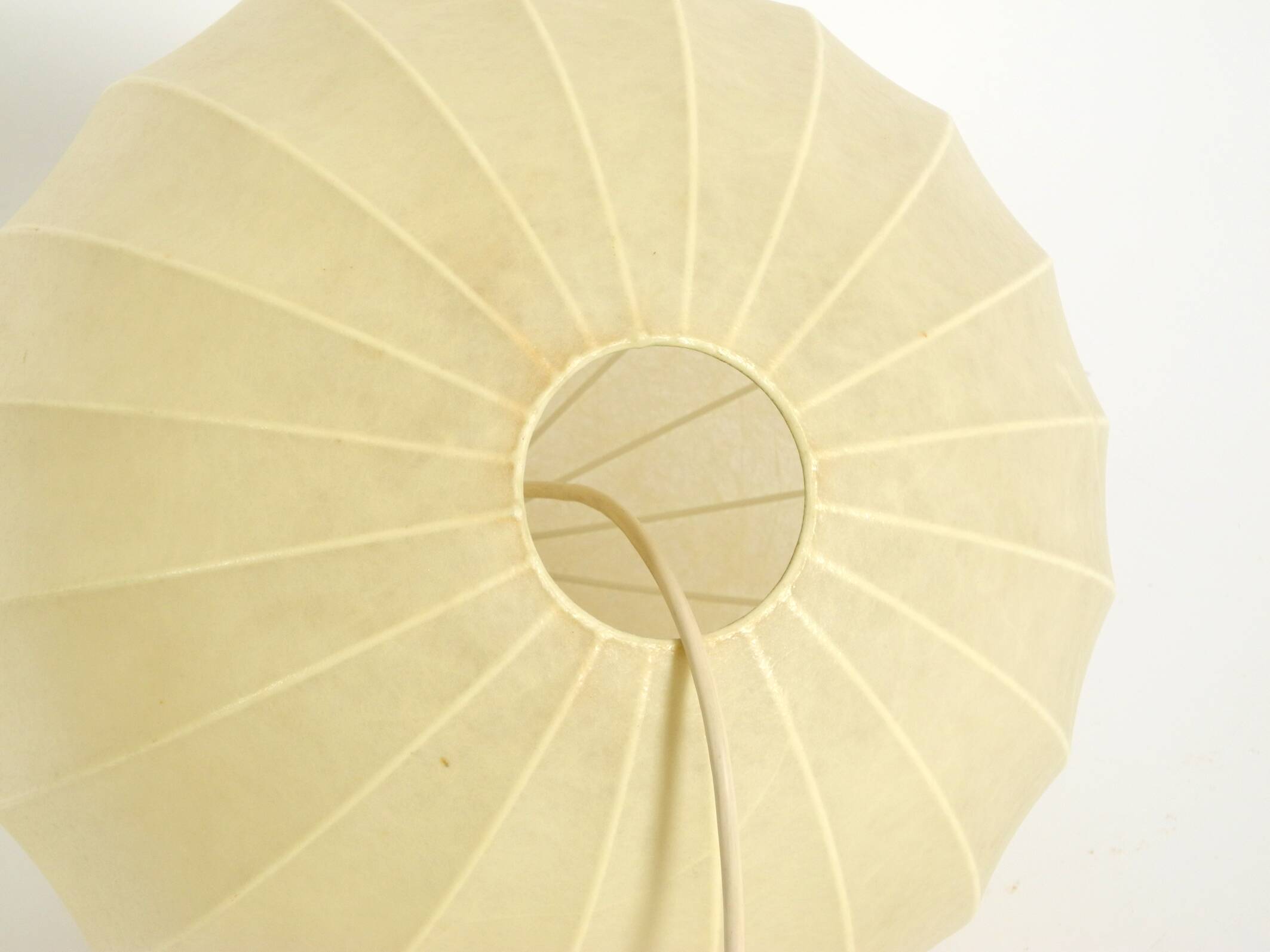 Beautiful Cocoon pendant lamp in very good vintage condition from the 1960s