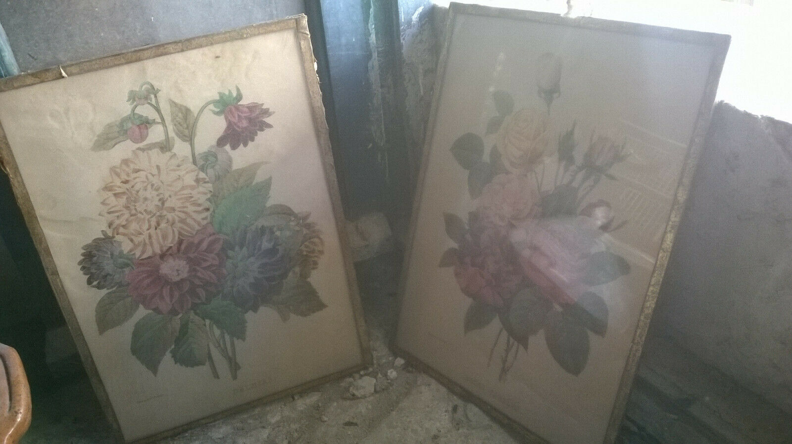 Pair of frames "with bouquets of flowers"