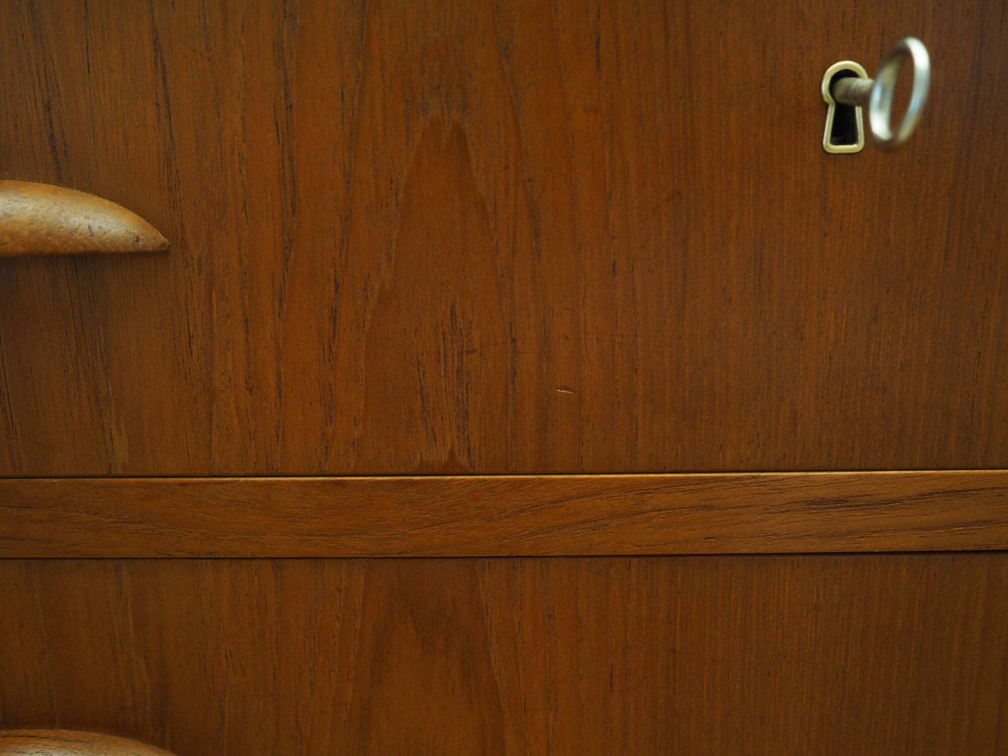 Commode en teck, design danois, années 1970, production : Danemark
