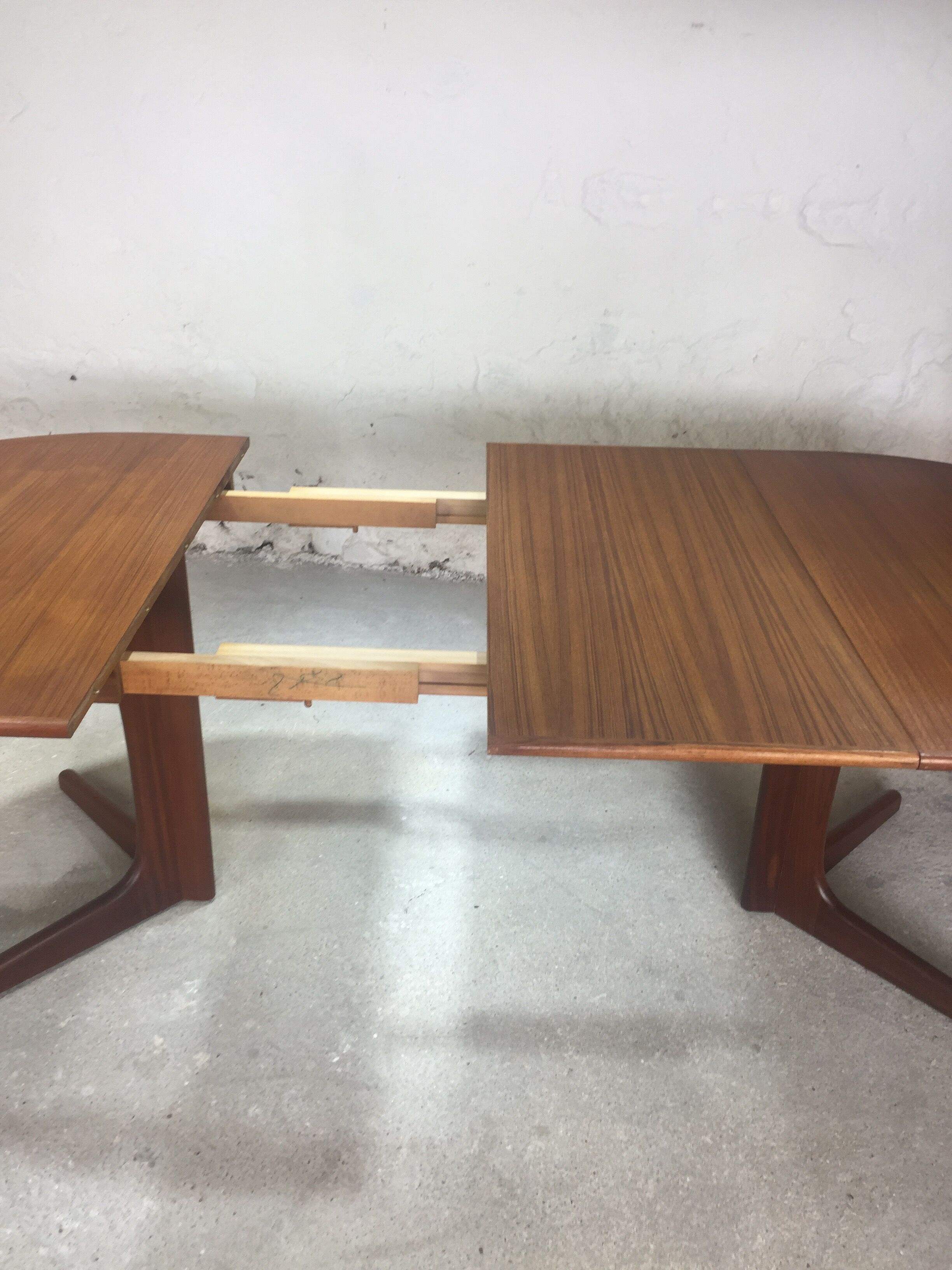 Scandinavian oval table in teak from the 1970s