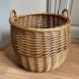 Wicker laundry basket