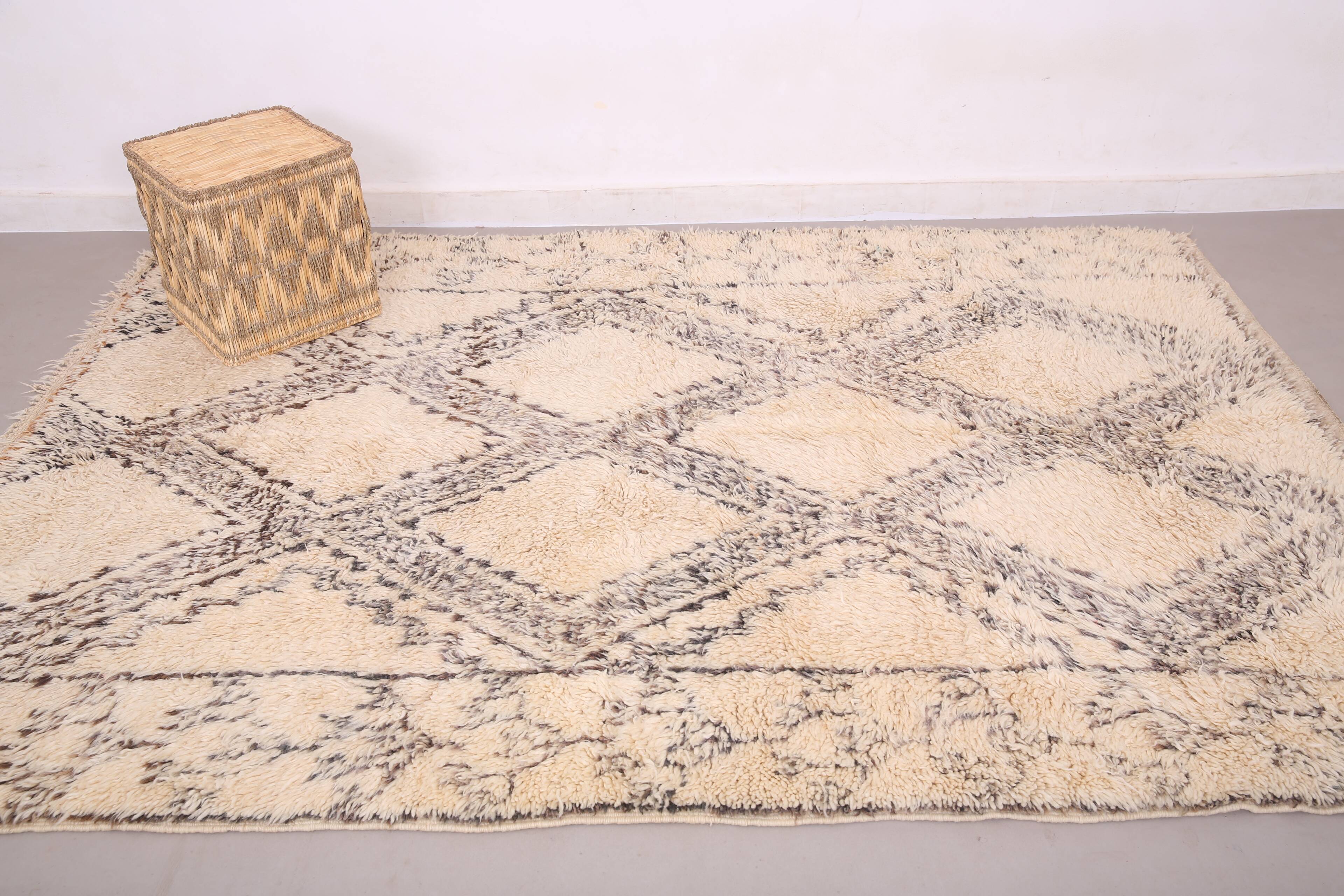 Vintage Beni Ourain rug Handmade 190 x 267 cm - Moroccan Berber Wool Rug