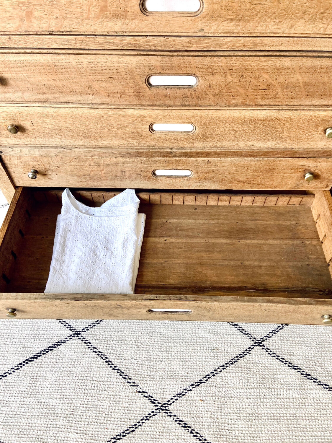 Oak professional furniture - Chest of drawers