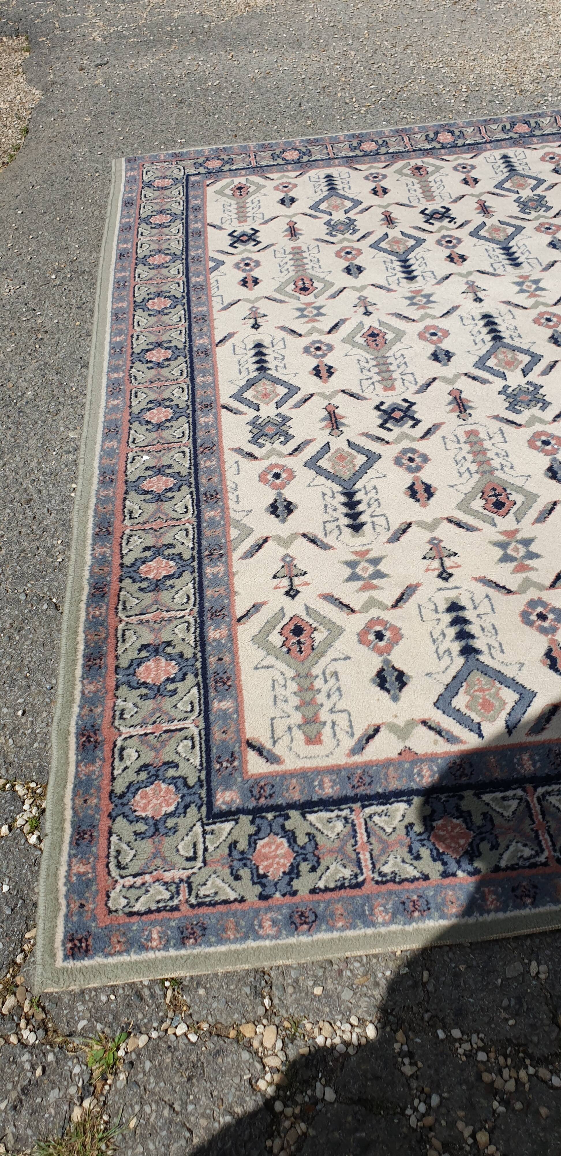 Oriental carpet wool