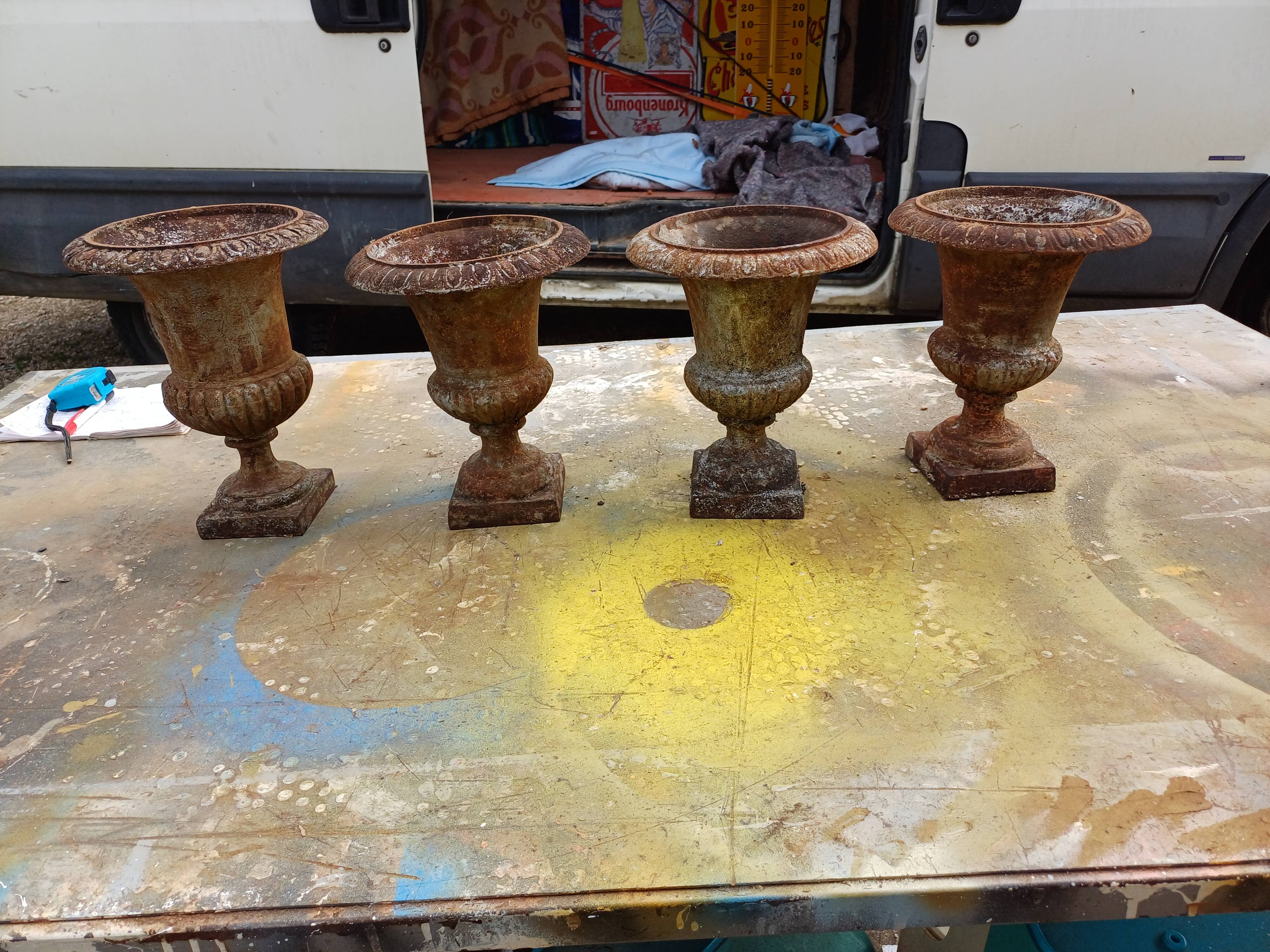 2 Pairs of Cast Iron Medici Vases 1900 Charleville-Méziéres