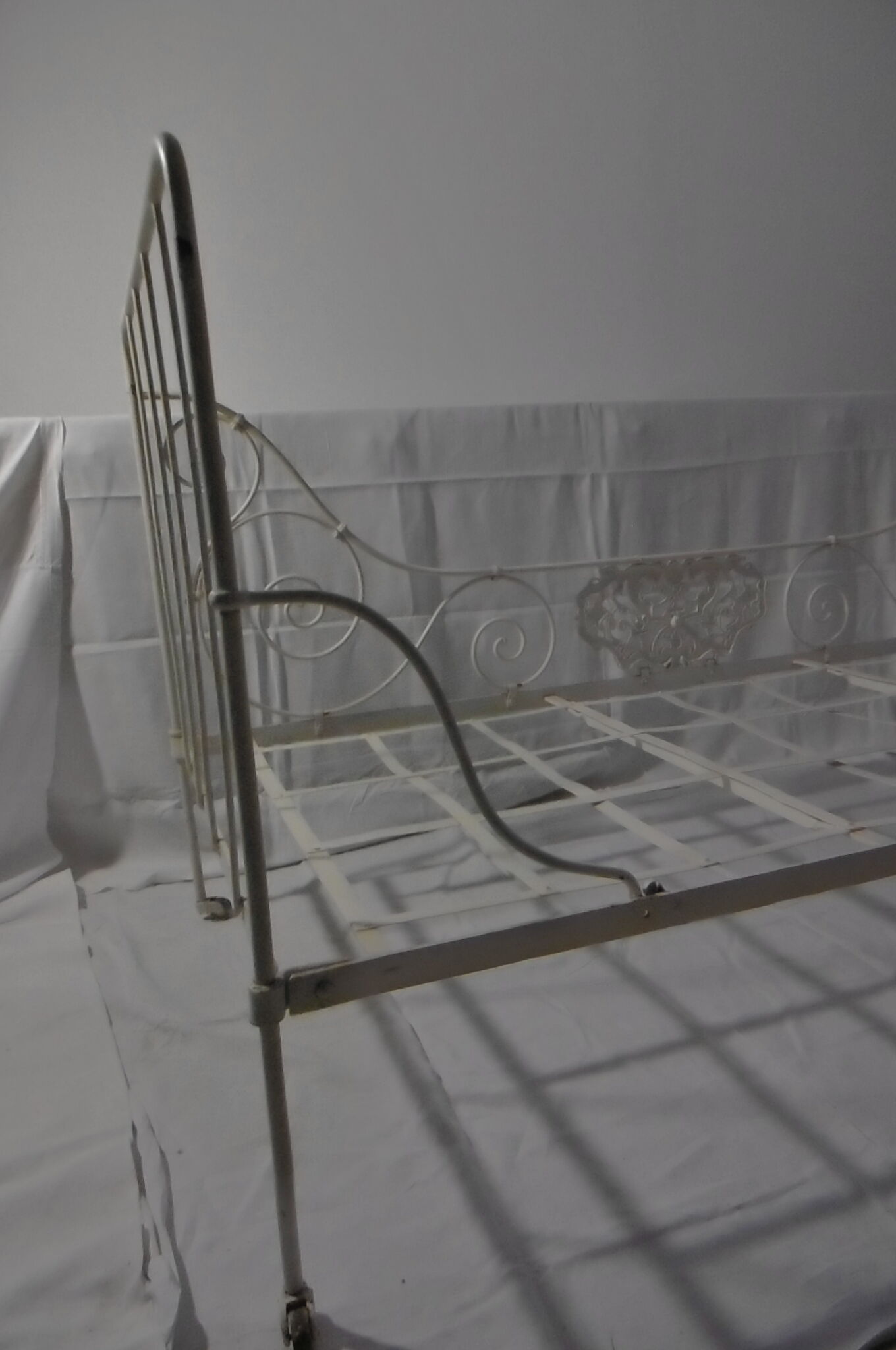 Forged iron bed