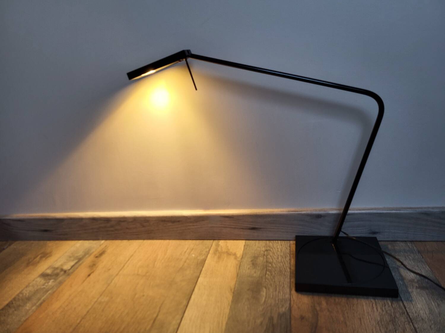 Modern Scandinavian lamp "Ninety" Luxo