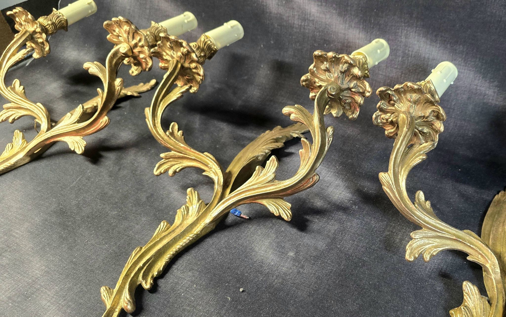 Set of 4 wall sconces in gilded bronze – Louis XV style – 20th century