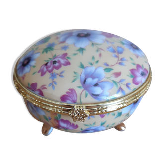 Porcelain box