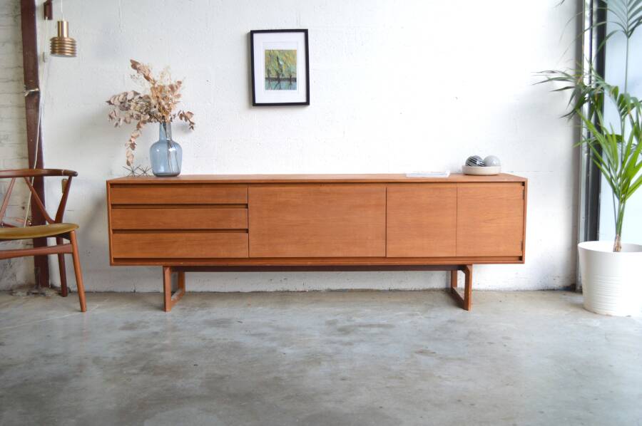 Minimalist enfilade by White & Newton * 217 cm