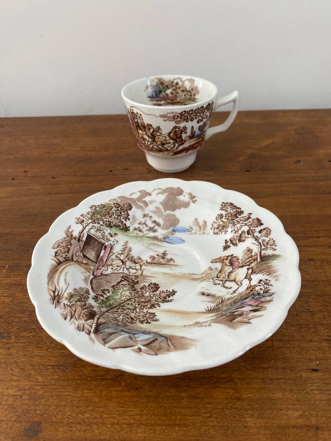 ENGLAND porcelain cup and saucer