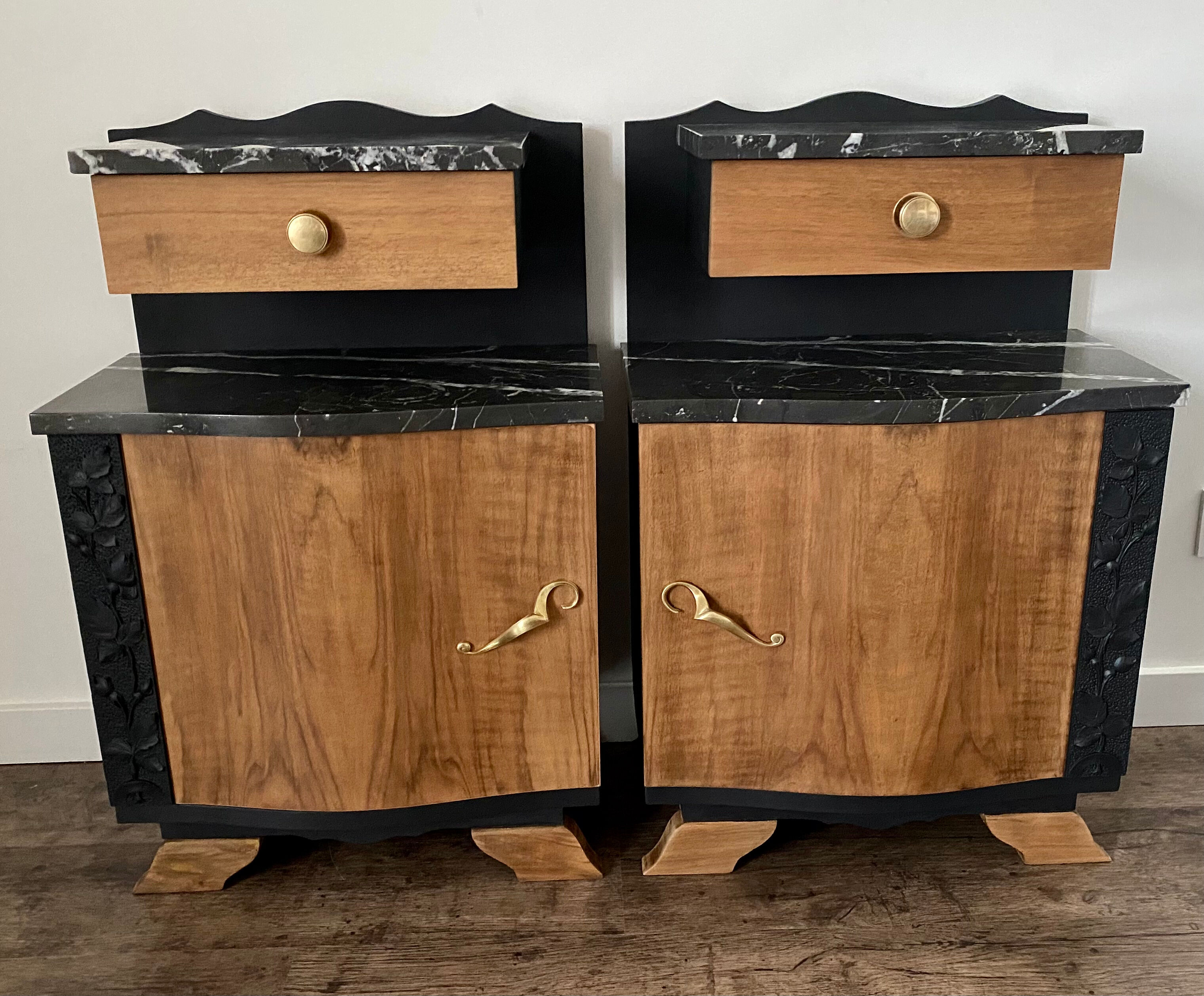 Paire de chevets Art Deco noir et bois