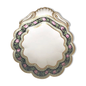 coupe ancienne en porcelaine polychrome en forme de coquille d’époque XIX