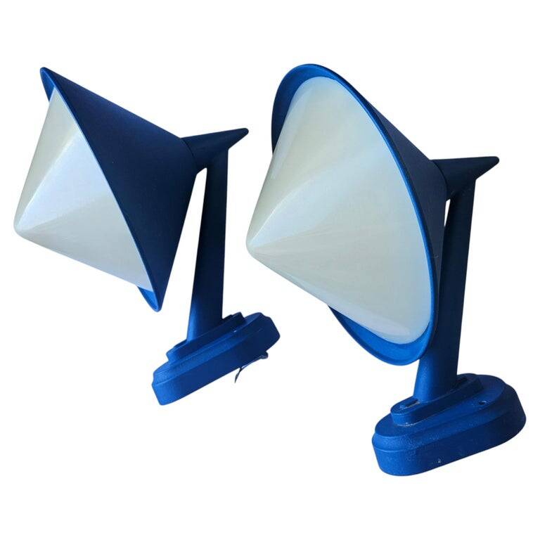 Paire de lampes murales mid-century dans le style de Svea Winkler, Italie, années 1970.