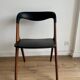 Chaise Vamo Sønderborg Sonja en teck et skaï noir, par Johannes Andersen
