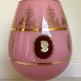 Vase camée opaline rose