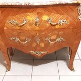 commode galbée style Louis XV ,bois de rose ,restaurée