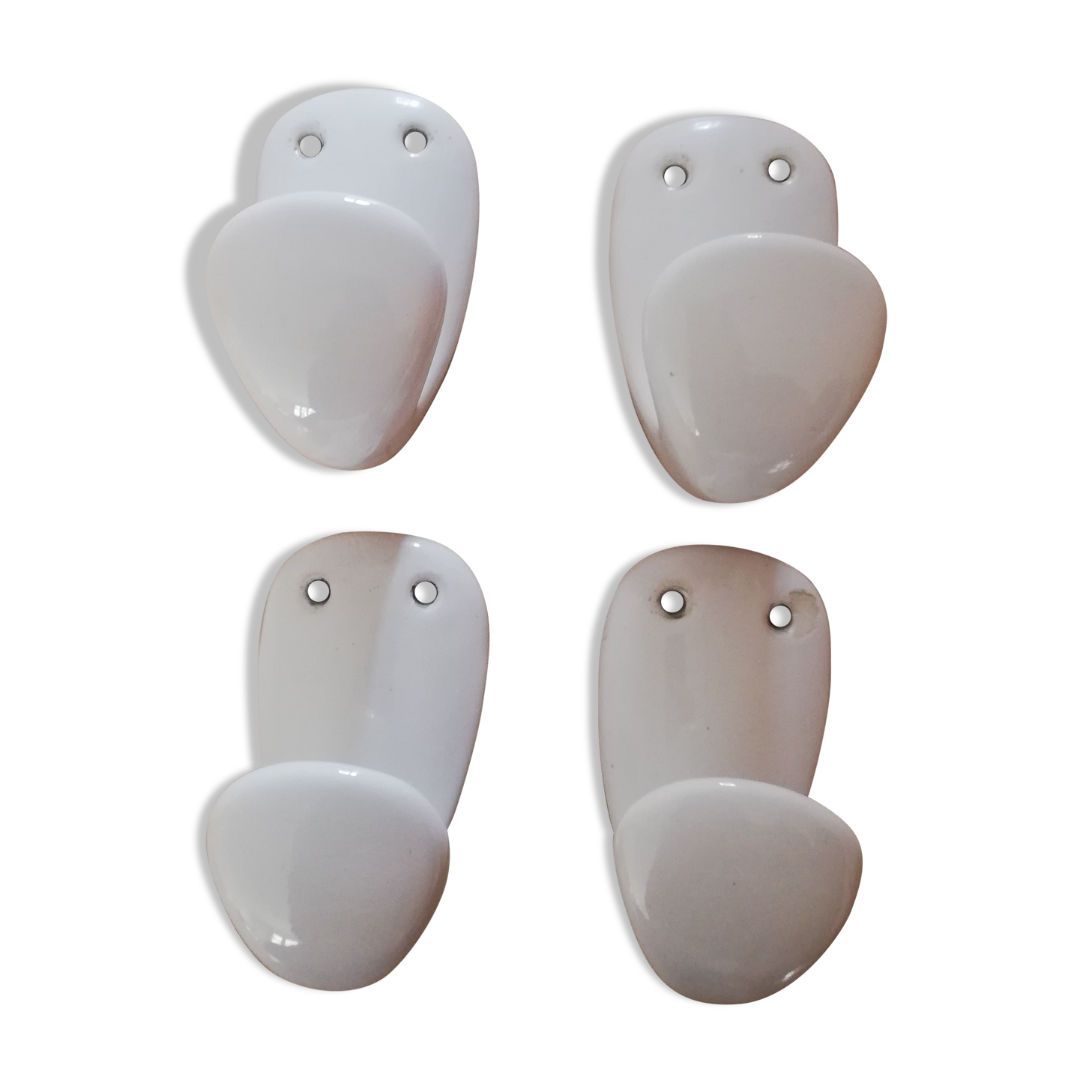 Patères en porcelaine émaillée