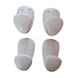 Patères en porcelaine émaillée