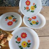 6 Arcopal 70s dessert plates