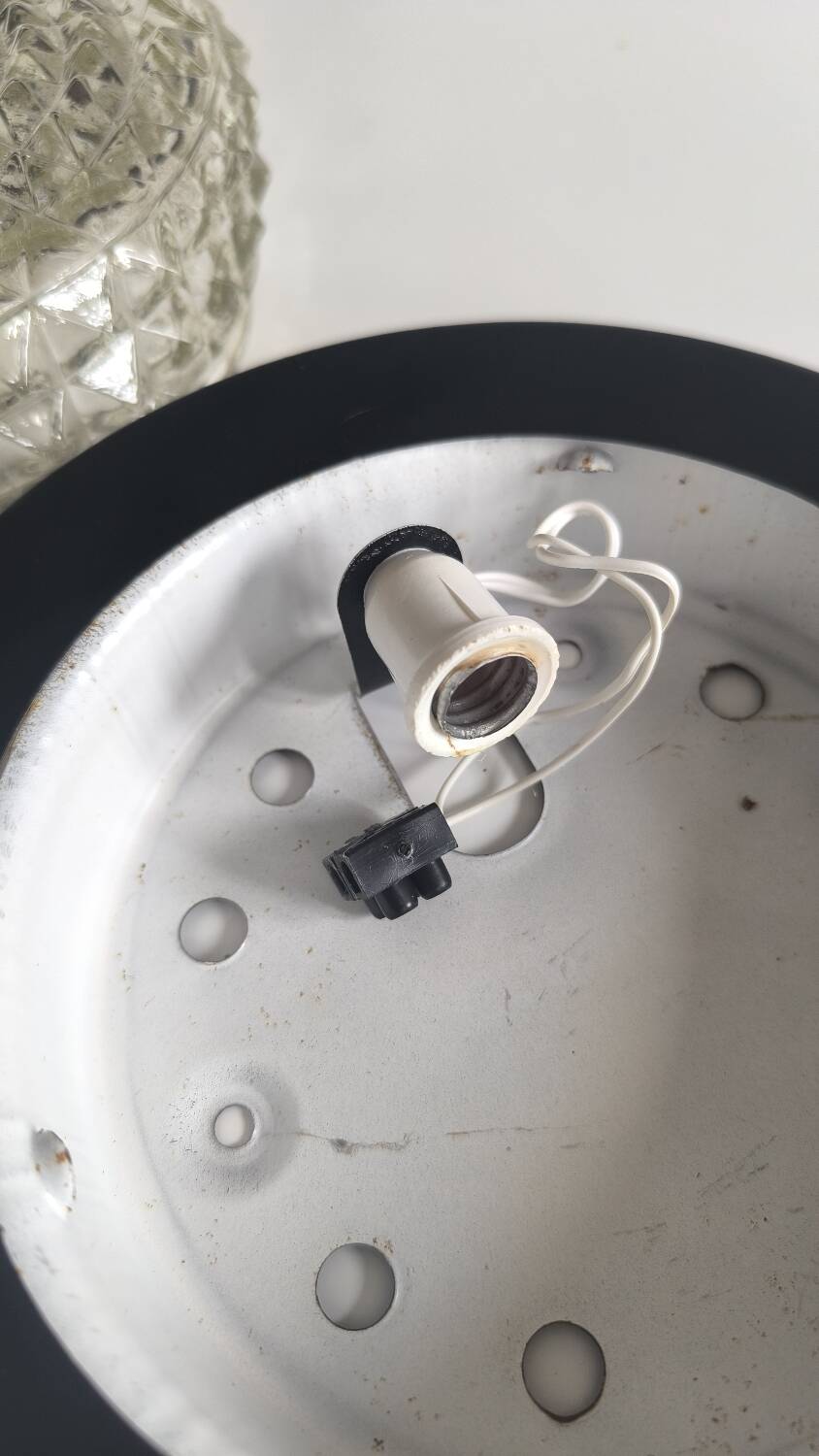 Wall lamp in chiseled glass and lacquered metal 1970