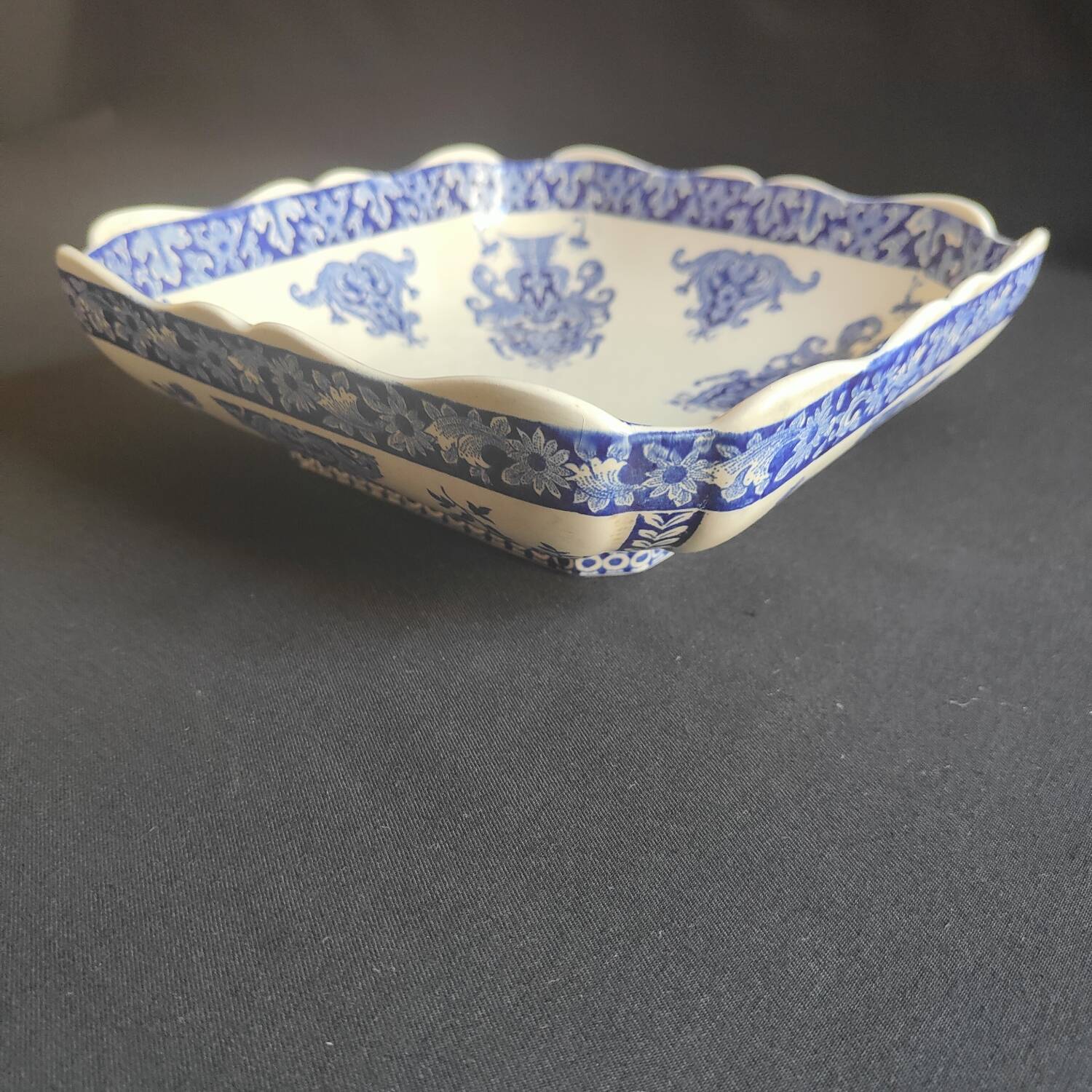 Coupe en porcelaine opaque de Gien