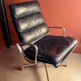 EA 216 armchair Herman Miller old edition