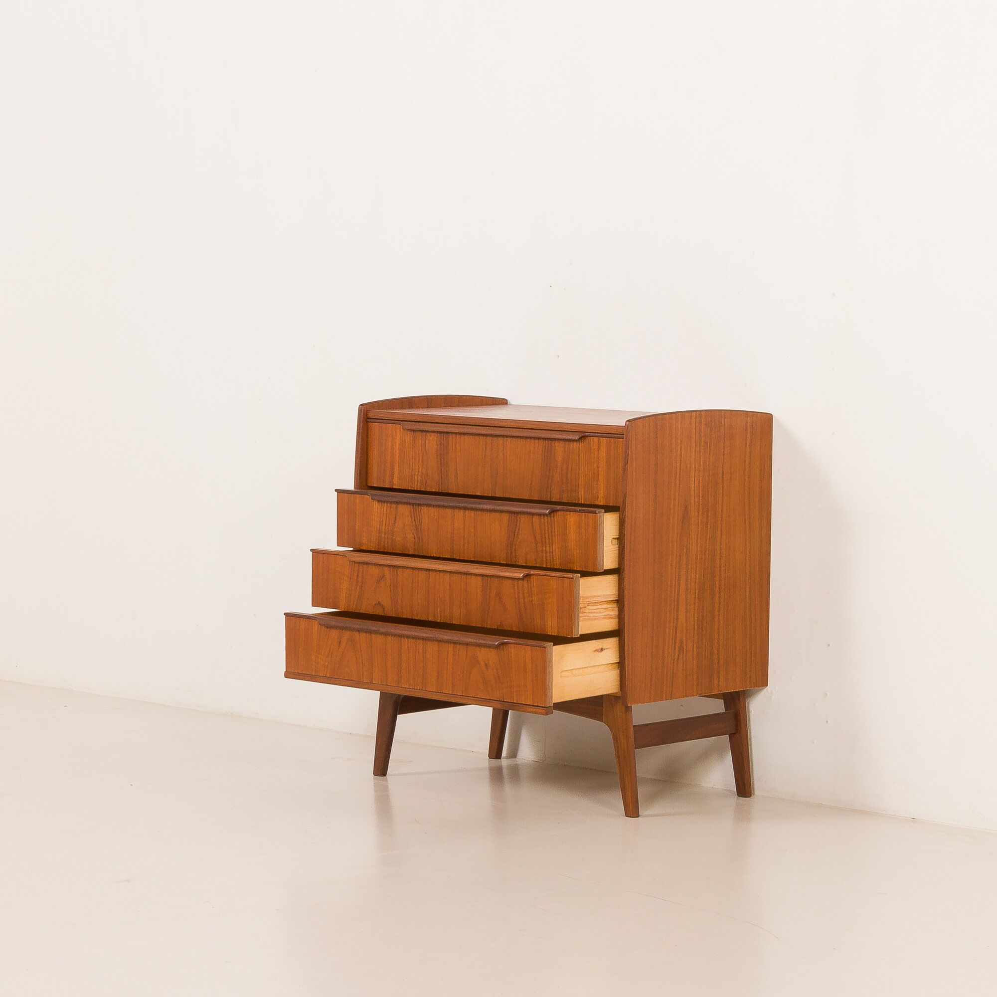 Commode danoise avec bureau caché ou coiffeuse, années 1960