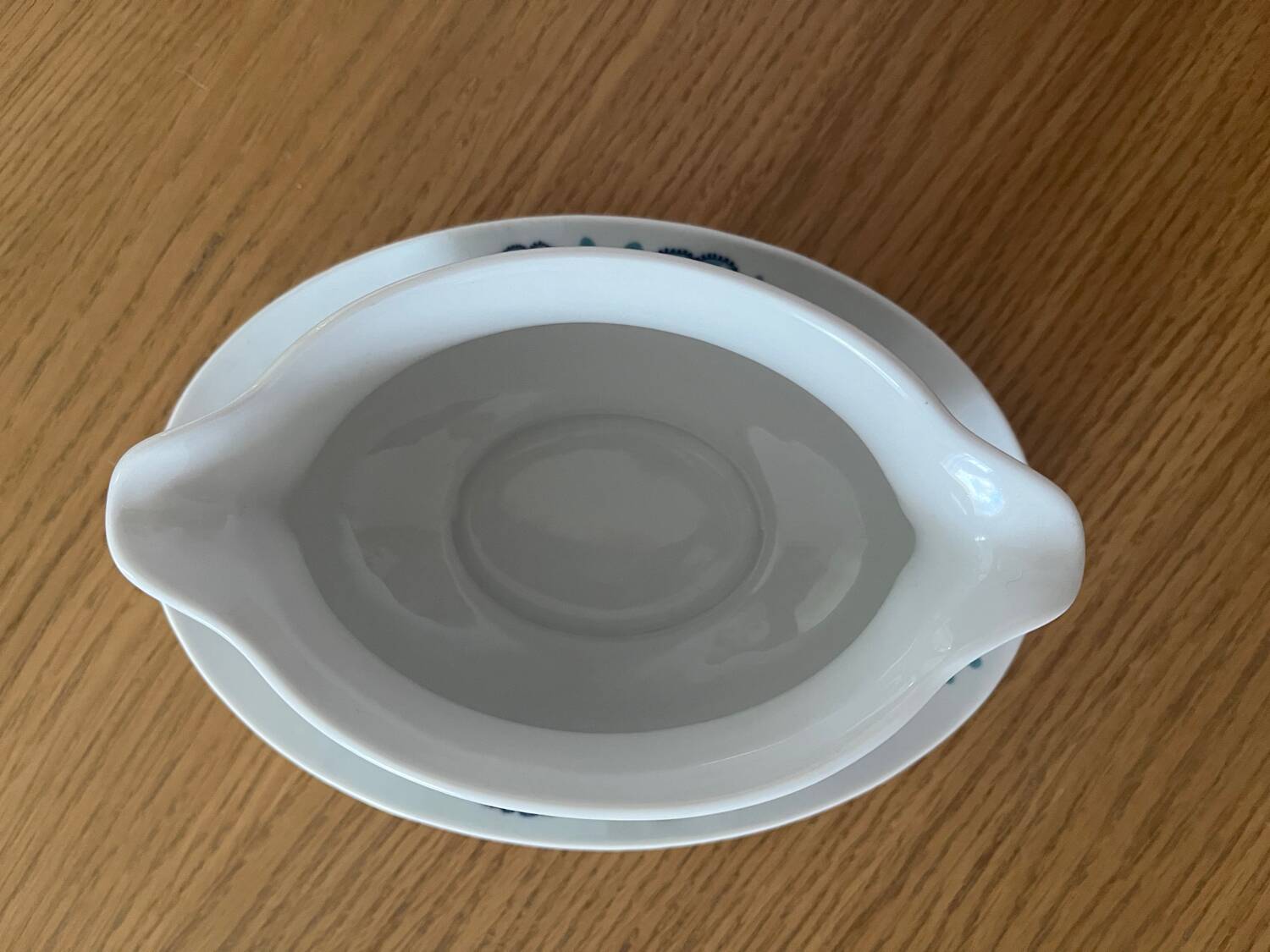 Porcelain sauce boat