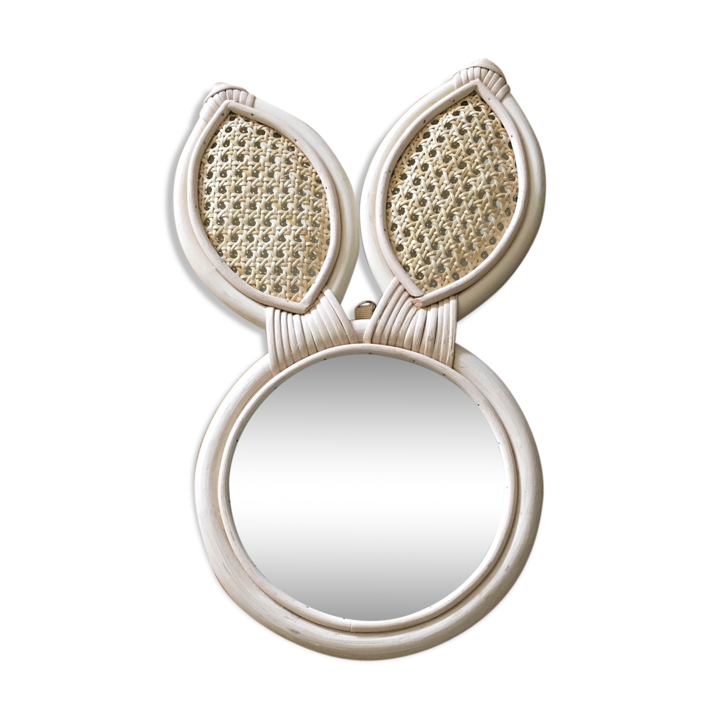 Rabbit mirror in rotin 29x46cm