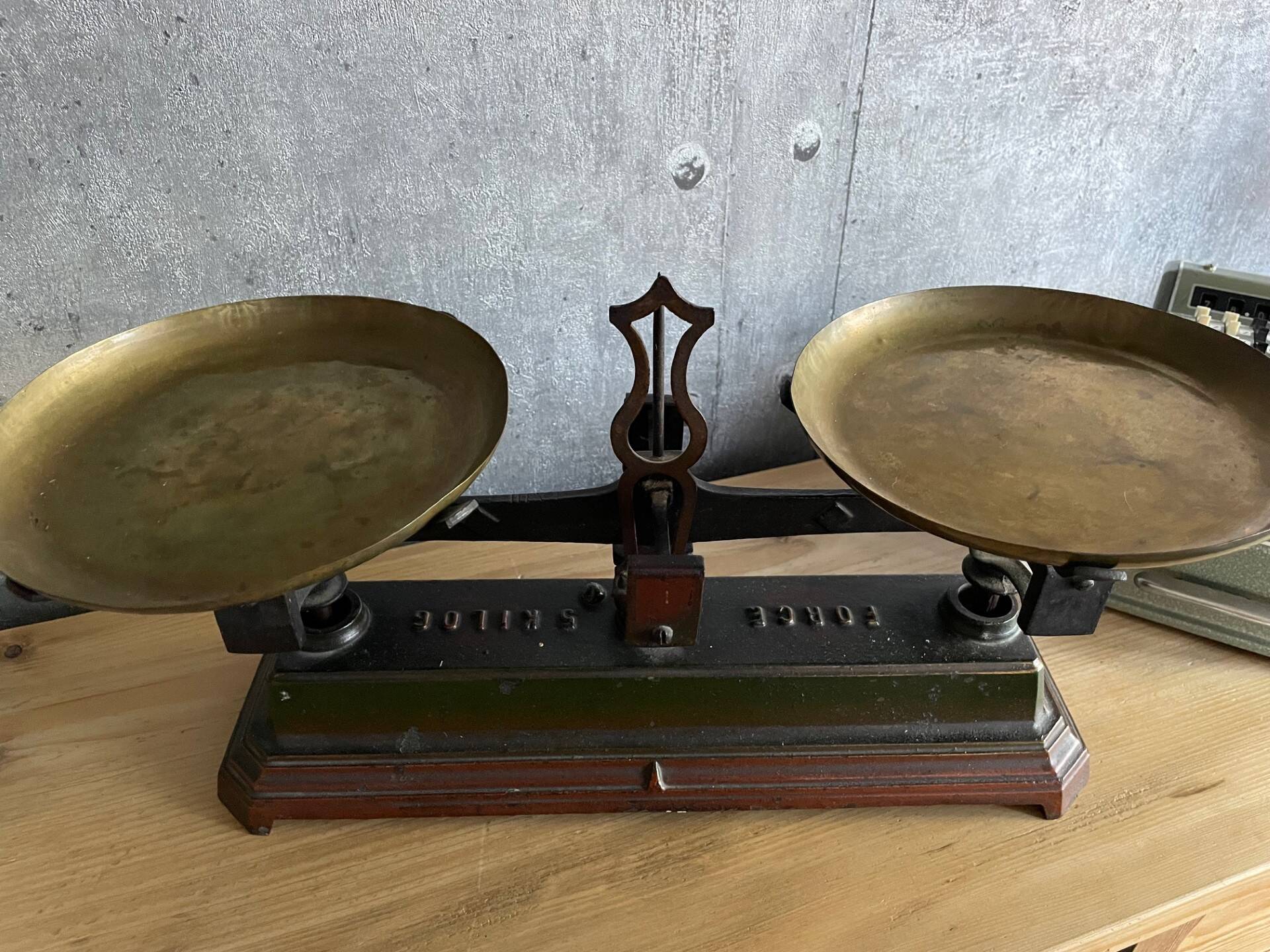 Balance à plateaux vintage