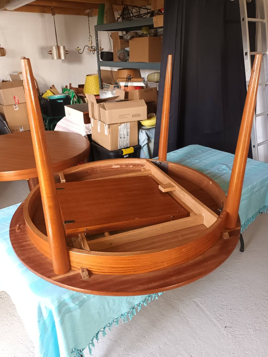 Vintage round extendable table