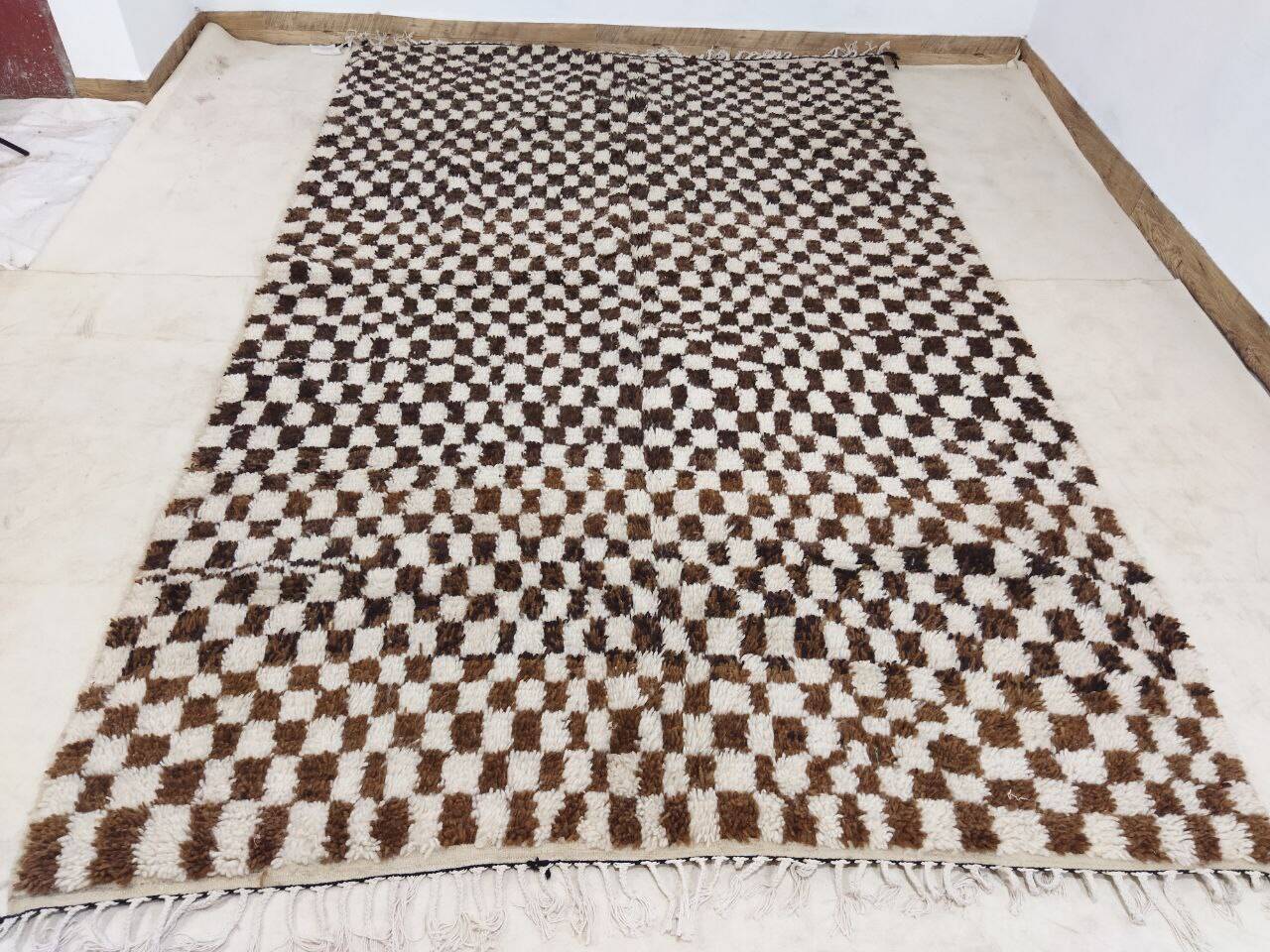 Handmade moroccan berber rug 310 x 192 cm
