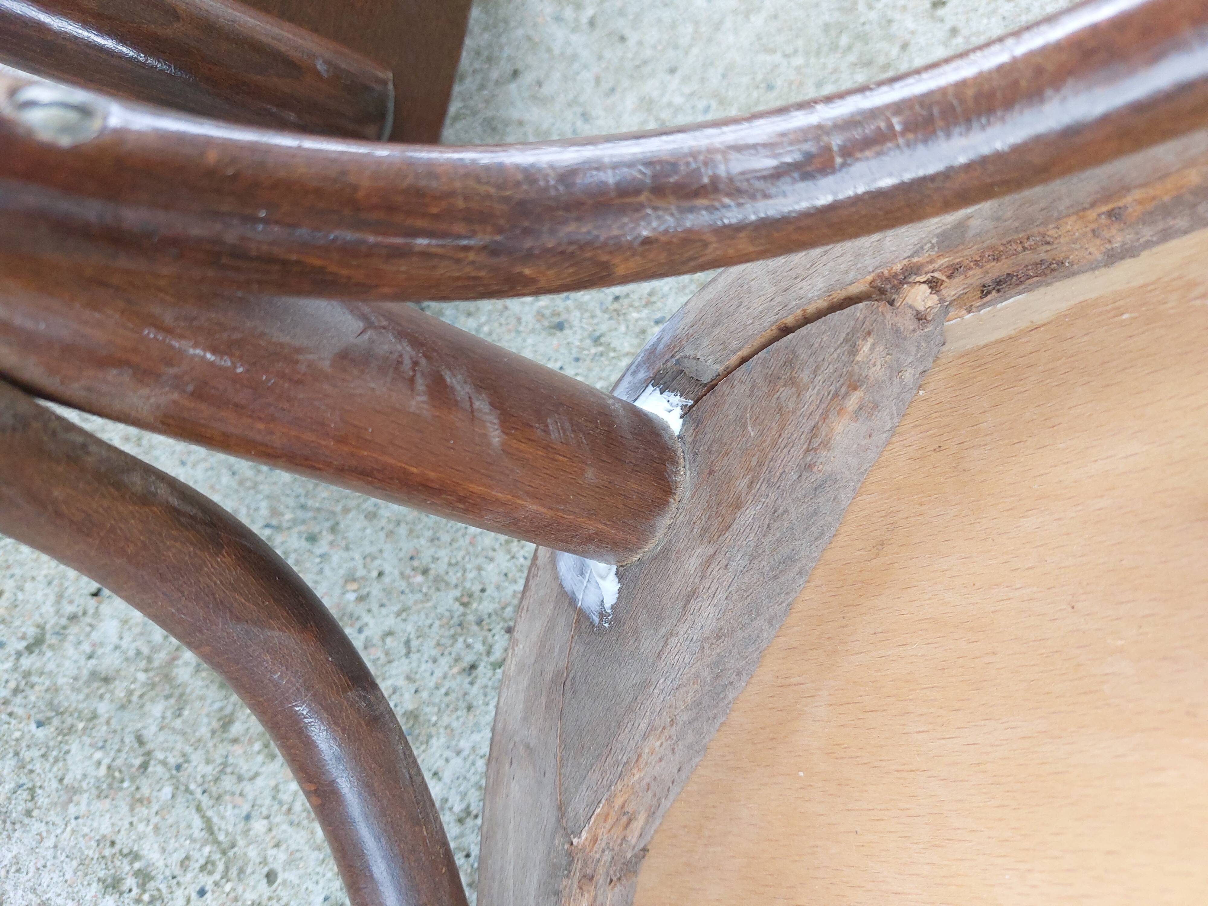 6 bistro chairs, pattern on the seat