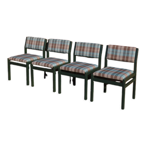 Suite de 4 chaises Sa