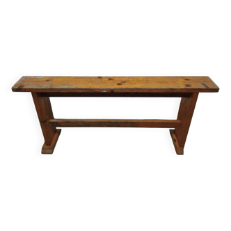 Ancien petit banc en bois