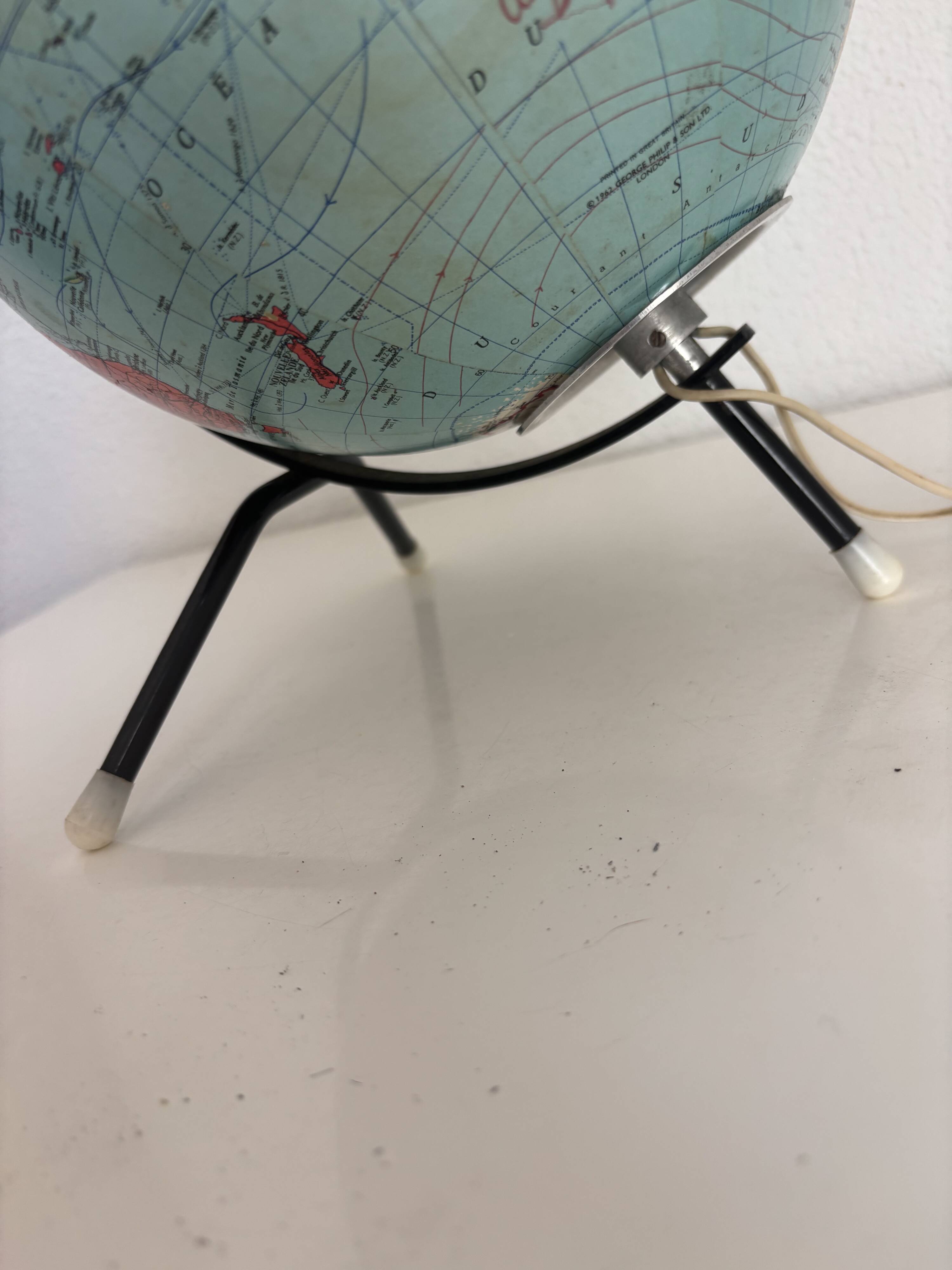 Vintage globe 1962 terrestrial world map glass tripod Taride - 28 cm