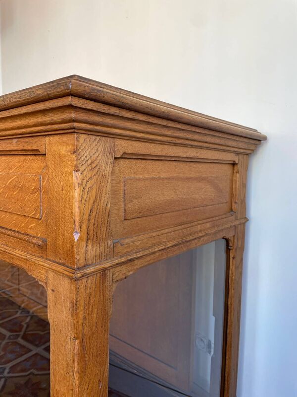 Comptoir d'exposition d'antiquités