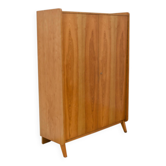 armoire en hêtre de František Jirák pour Tatra nábytok, années 1960