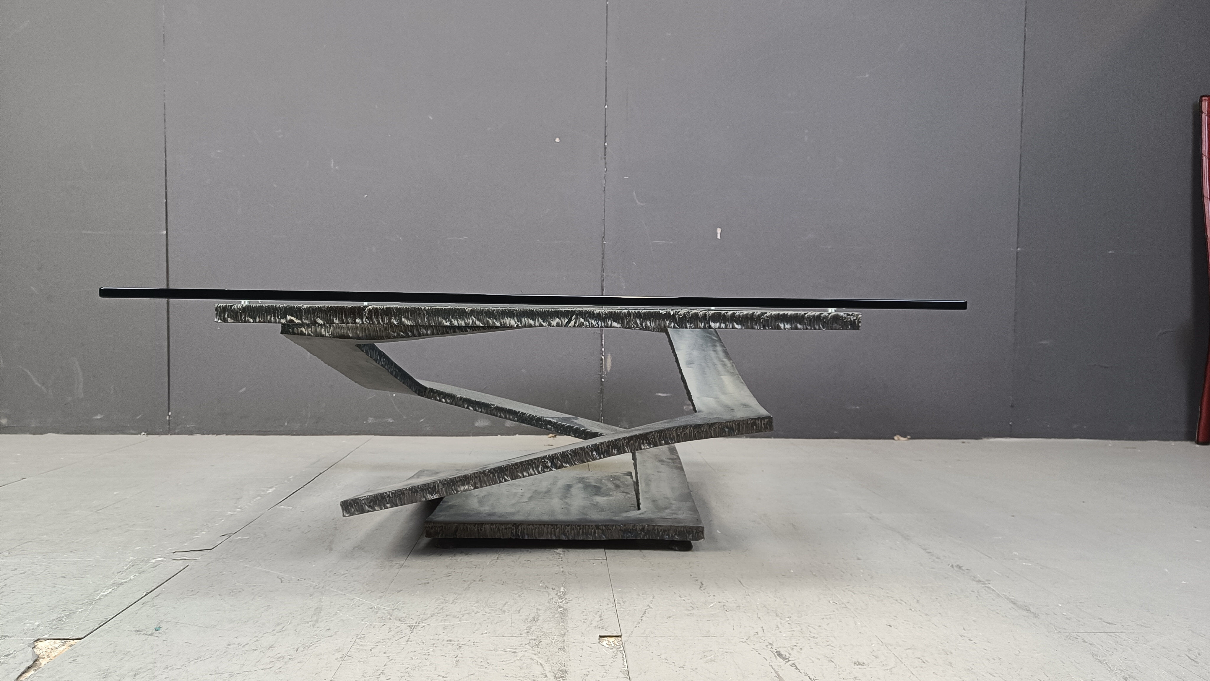 Table basse Fleur de Fer par Maurice Barilone, années 1980.
