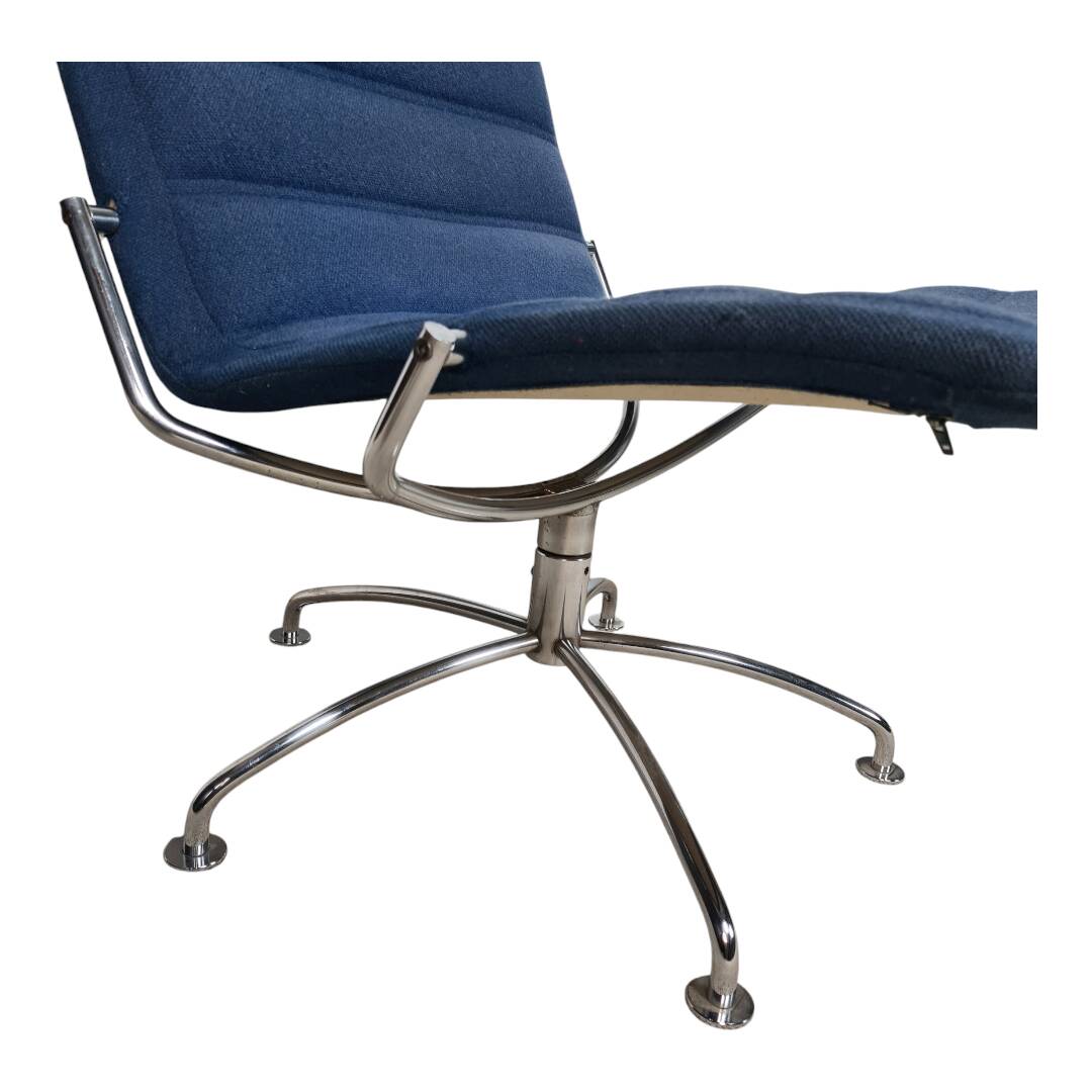 Pair of Space Age armchairs by Fritz Hansen