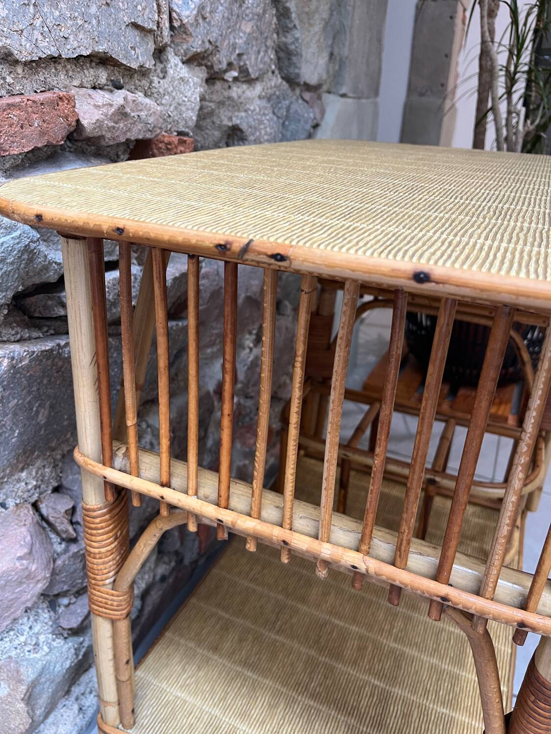 Desserte bar en rotin vintage 2 niveaux