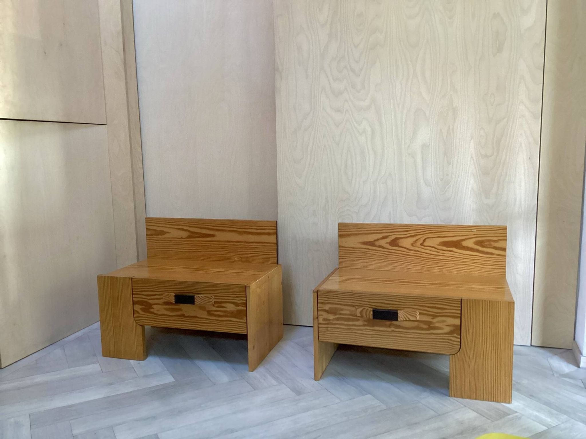 2 pine wood bedside table 1970 design