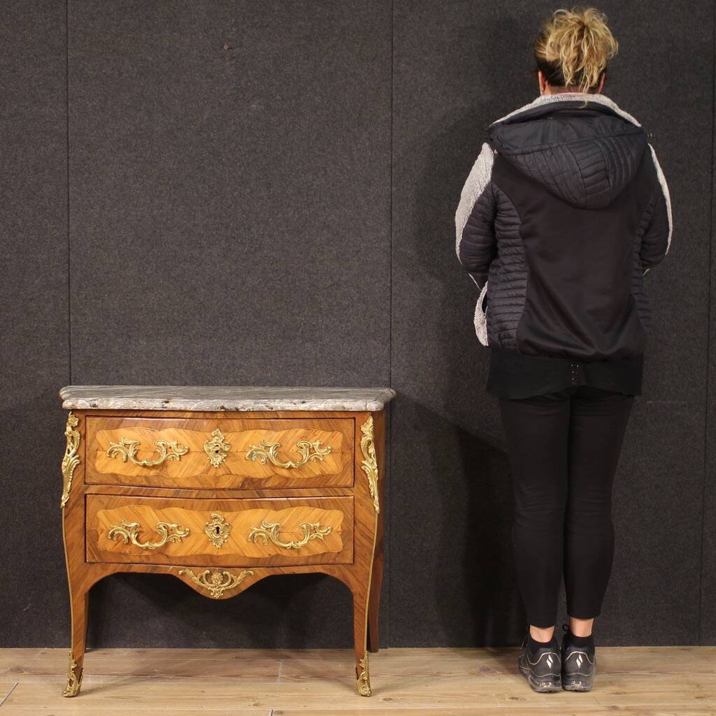 Elegant Louis XV chest of drawers from the 18th century