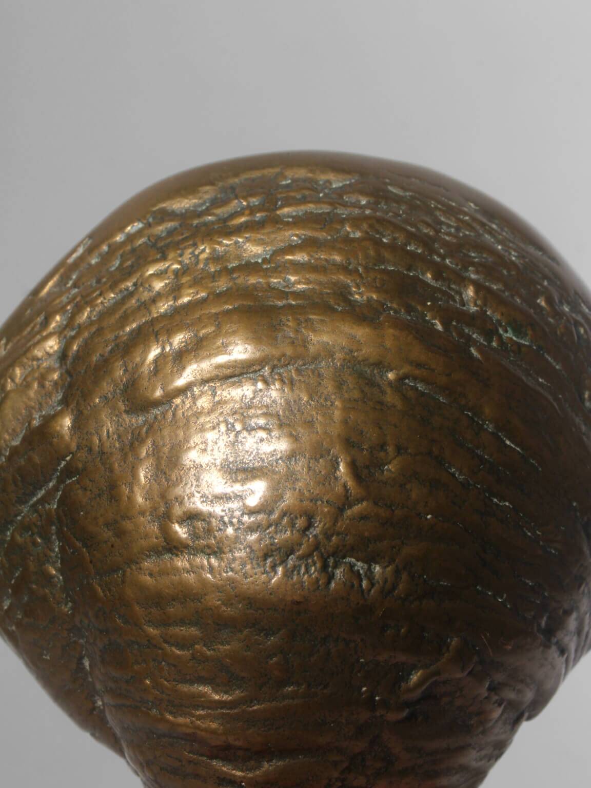 Sculpture de bol en coquillage en bronze antique