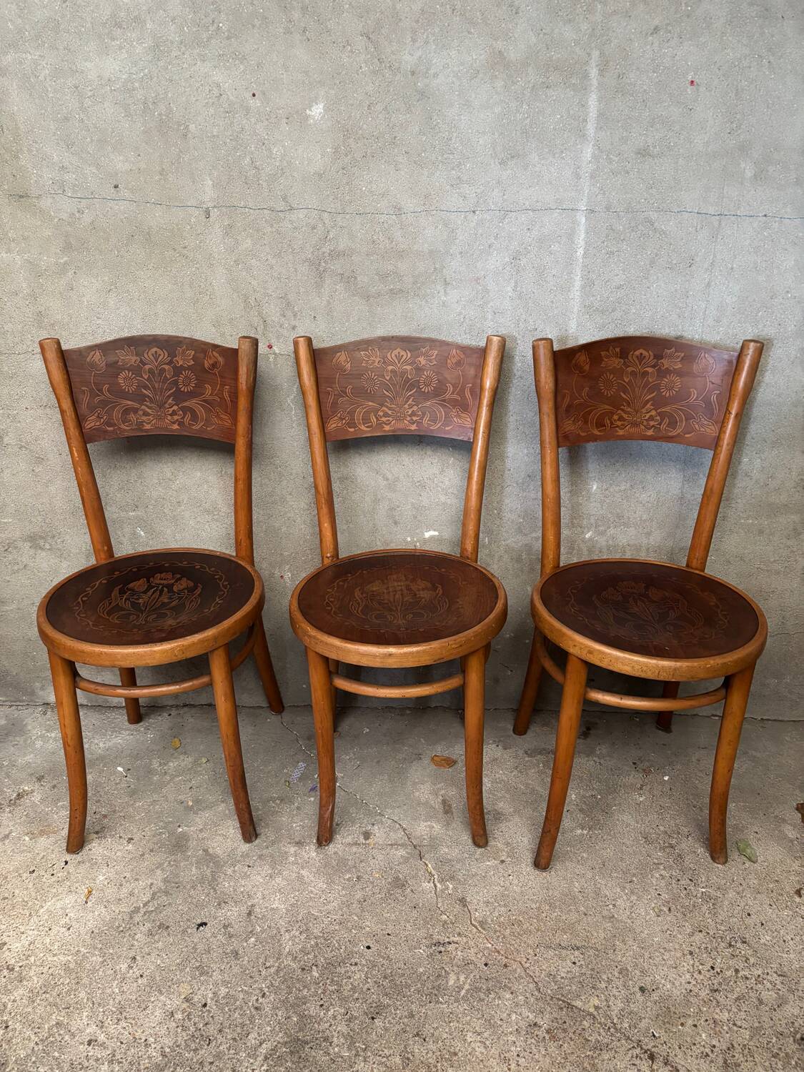 3 Aguilar bistro chairs