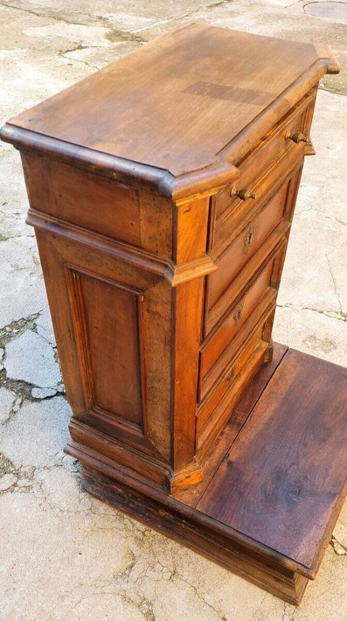 Antique kneeler with 4 drawers, Italy, early 18th century